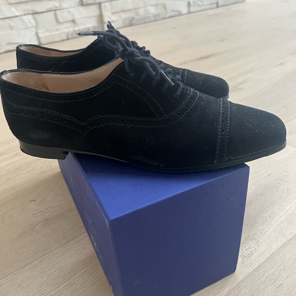 Manolo Blahnik woman’s black suede brogues - shoes. - Picture 4 of 5